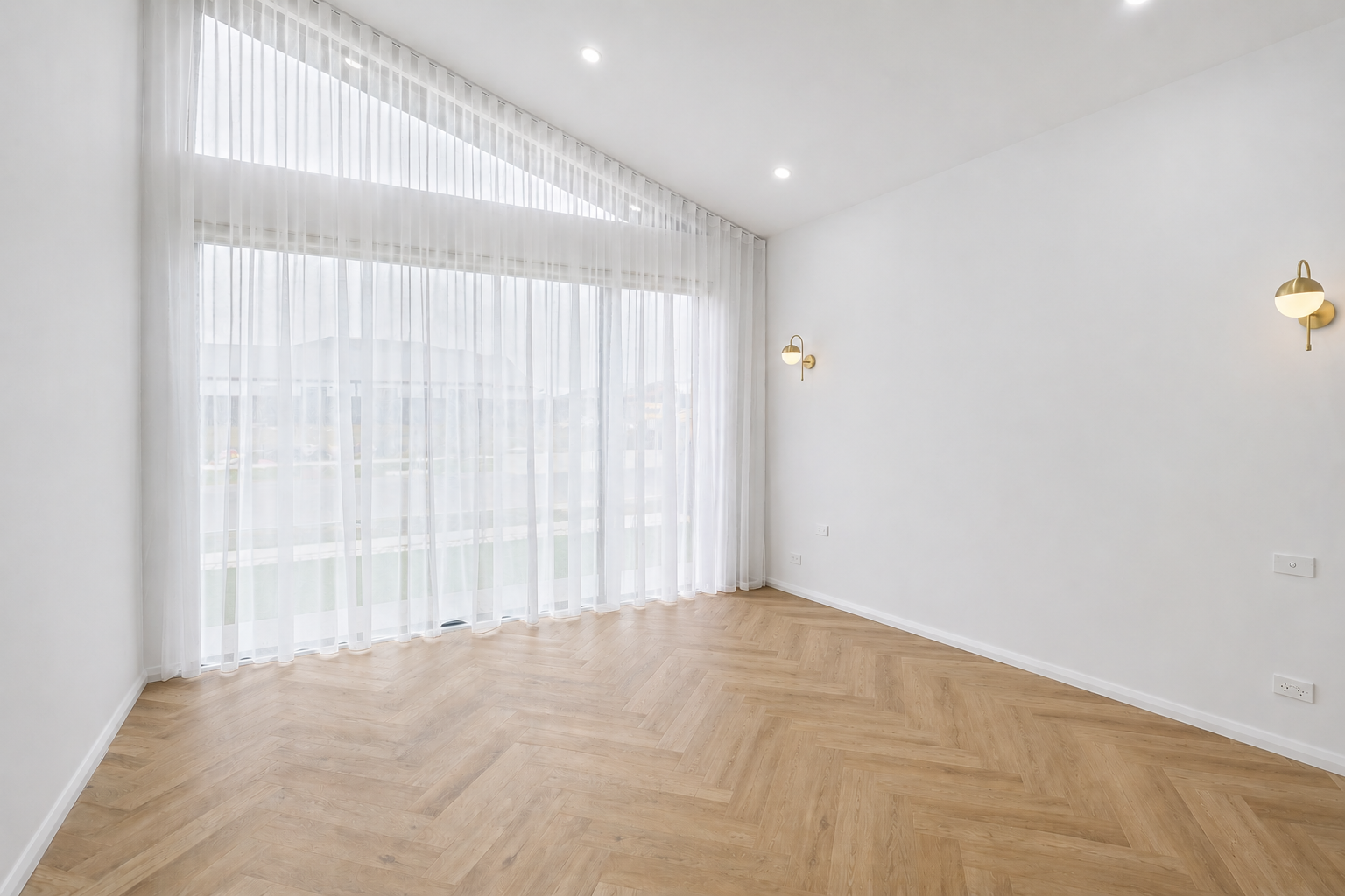 Before staging – empty room